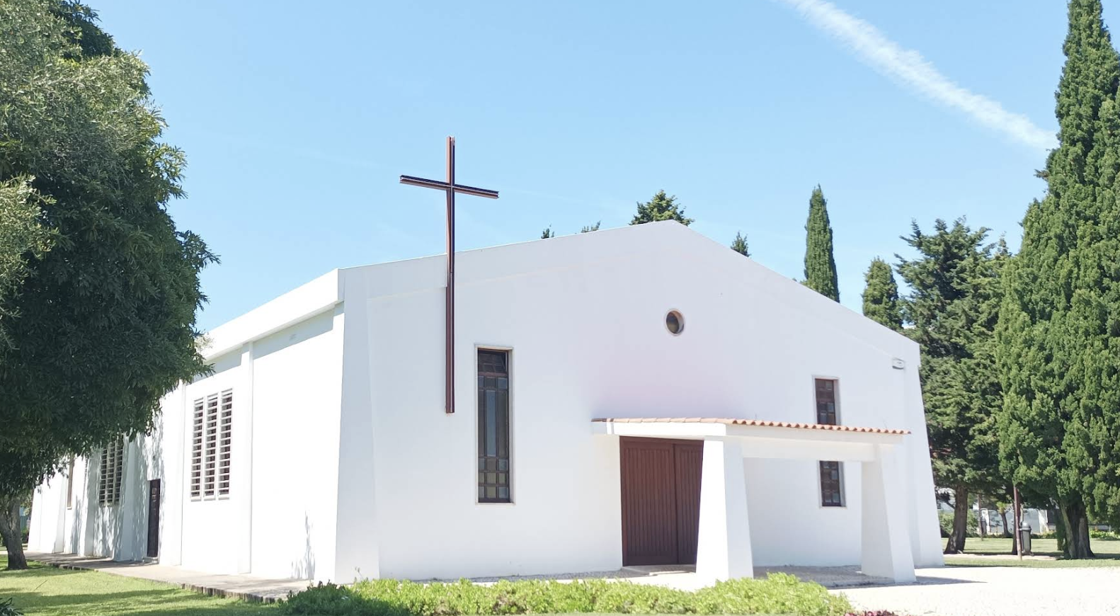 Nova Oeiras Church — Igreja Santo António de Nova Oeiras